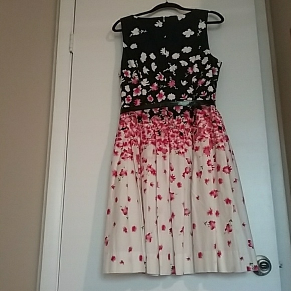 Floral print dress - Picture 2 of 2